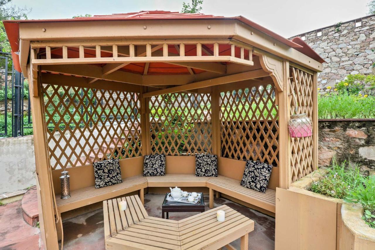 Stayvista'S Prakriti Farms With Outdoor Pool, Complimentary Breakfast And Hi-Tea Удайпур Экстерьер фото
